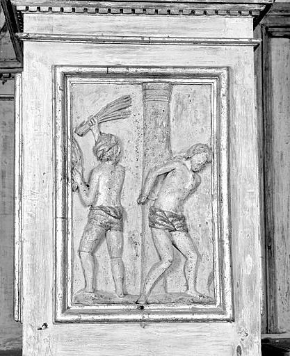 Retable, détail d'un relief : la Flagellation du Christ (le Christ à la colonne).