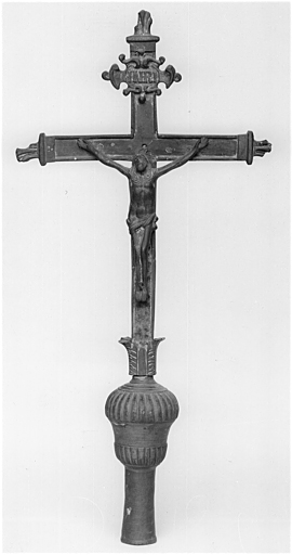 Croix de procession : Christ en croix