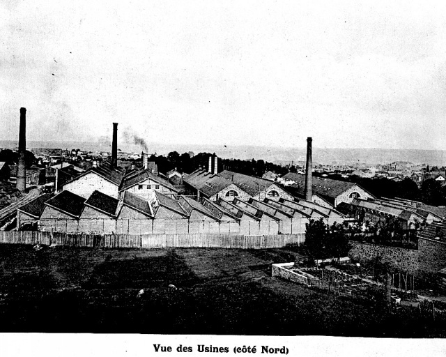 'Vues des usines (côté nord)'. Photographie tirée de l'album photographique : Manufacture de porcelaine Haviland, Limoges / Ernest Mésière. Paris : E. Mésière, 1912.