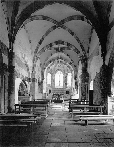 Vue de l'intérieur vers le choeur.