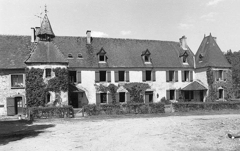 Logis, élévation antérieure vue du sud-ouest.