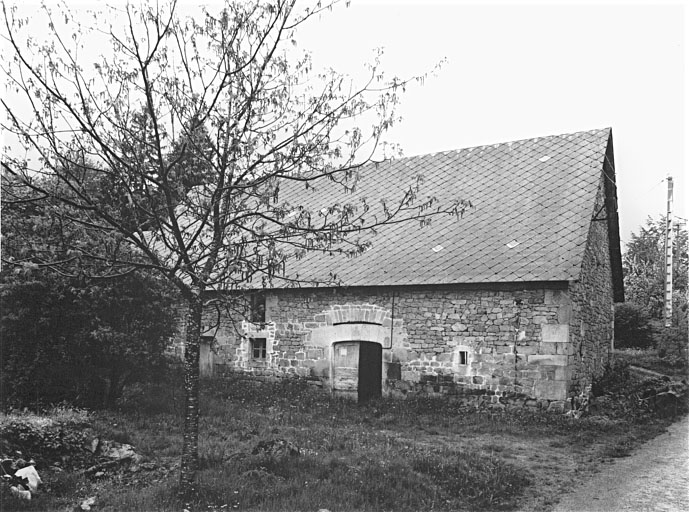 Elévation sud de la grange-étable.