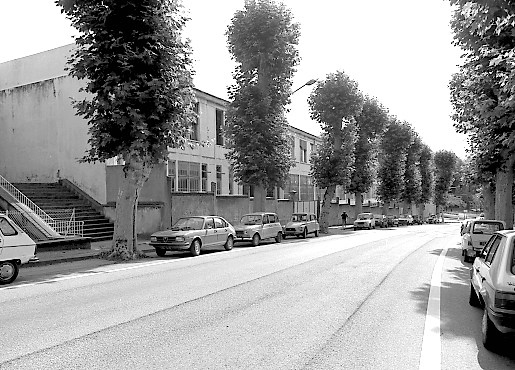 Façade de l'usine avenue Emile-Labussière, vue depuis l'ouest.