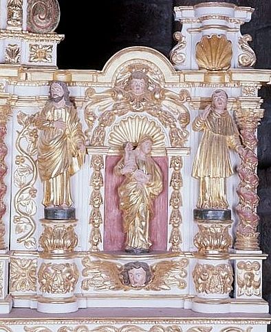 Détail : aile droite du tabernacle.