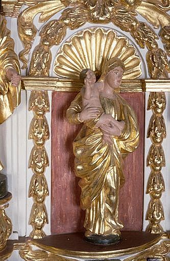 Détail : seconde statuette de Vierge à l'Enfant (enfant Jésus sur le bras droit de la Vierge).