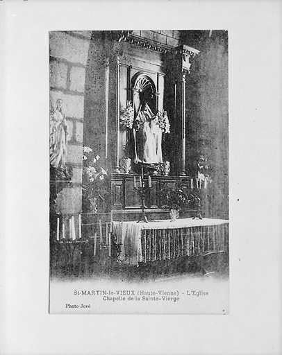 Reproduction d'une photo montrant l'autel-retable de la chapelle sud.