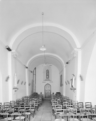 Vue intérieure depuis le choeur.