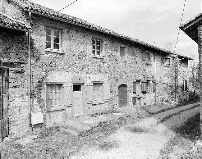 La Pauzadie. Ancien logis de ferme.