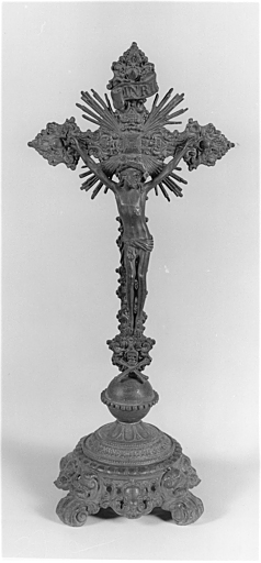 Croix d'autel : Christ en croix