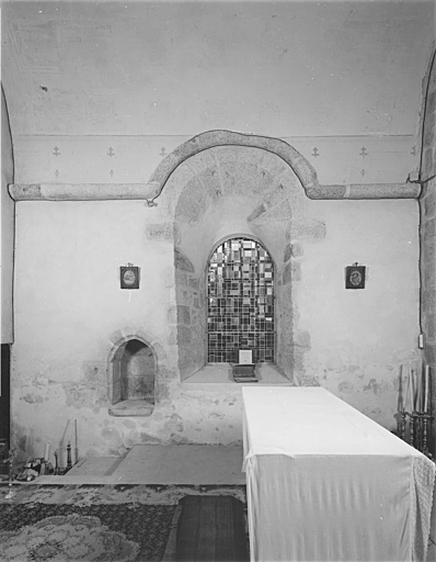 Détail intérieur : mur sud de la travée du choeur.