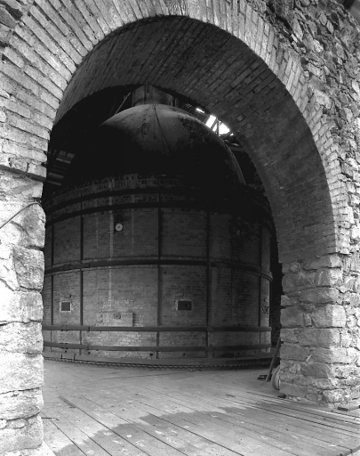 Deuxième niveau du four des Casseaux (globe) vu du bâtiment mitoyen.