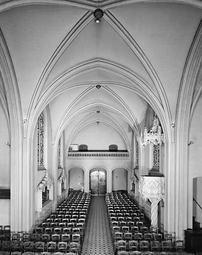 Vue intérieure depuis le choeur.