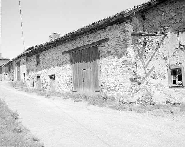 La Chauzadie. Ancienne ferme en bloc à terre. Cadastre de 1981, section ZR, parcelle 79.