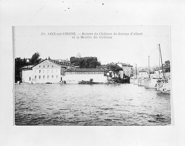 Vue partielle, depuis la rive droite de la Vienne.