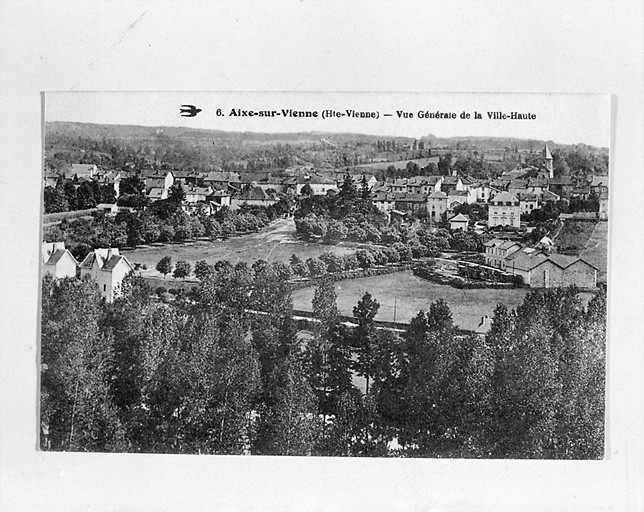 Vue générale de la ville haute.