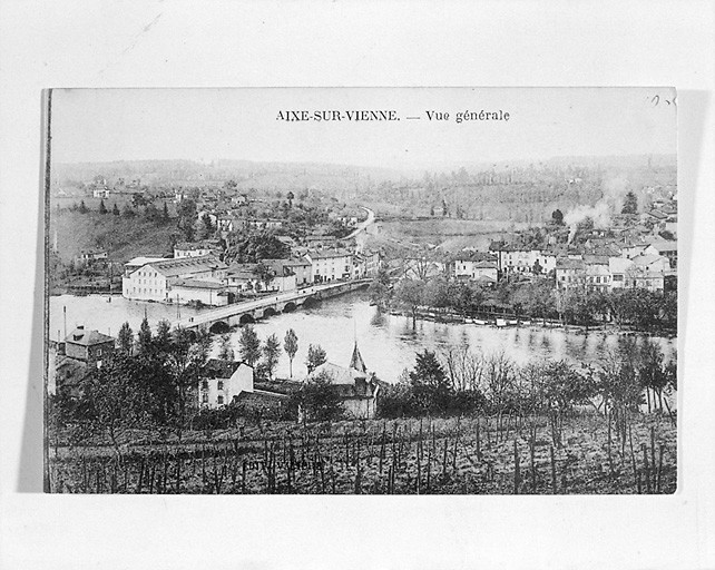 Vue d'ensemble du Bourg Neuf et du quartier de la ville basse, depuis les coteaux du quartier Outre Vienne.