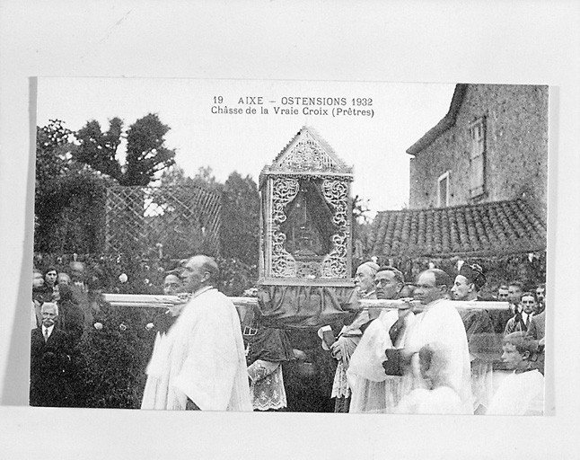 Reliquaire de la Vraie Croix porté lors des ostensions d'Aixe-sur-Vienne, en 1932.