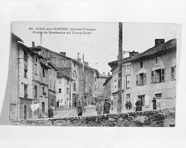 Vue partielle de la place des Horteils et du début de l'avenue du Président Wilson.