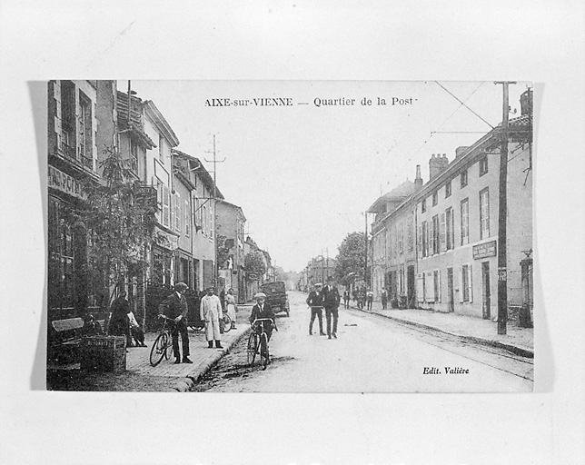 Vue, depuis l'est, de l'avenue du Président Wilson, au niveau de l'ancienne poste.