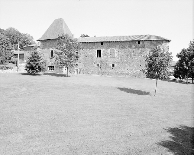 Elévation nord-ouest d'ensemble de l'aile Mauple et du pavillon nord.