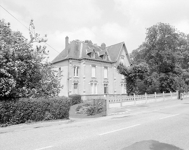 Elévation sud-ouest.