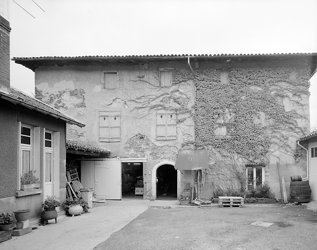 Elévation d'ensemble ouest donnant sur la cour, avant restauration.