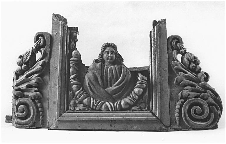 Relief (fragment de tabernacle ou de retable) : buste en médaillon