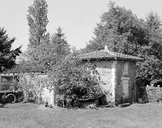Tranchepie. Ferme. Séchoir à châtaignes ou 'clédier'. Cadastre de 1981, section H, parcelle30.