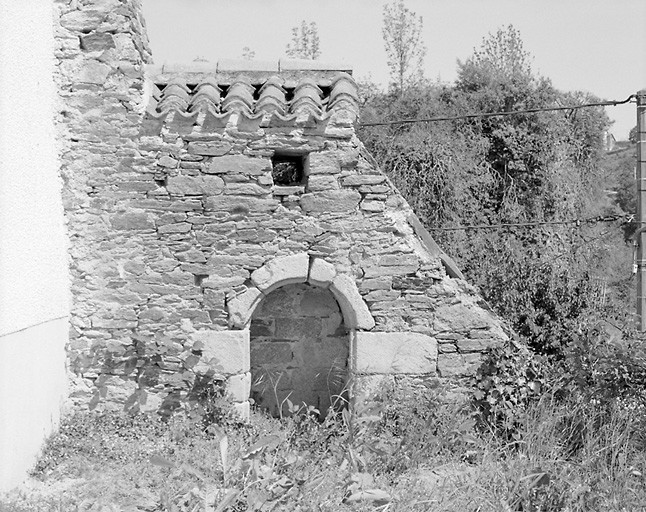 Vestiges de l'ancienne chapelle de la forteresse.