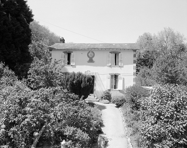 Vue d'ensemble de la maison du meunier.