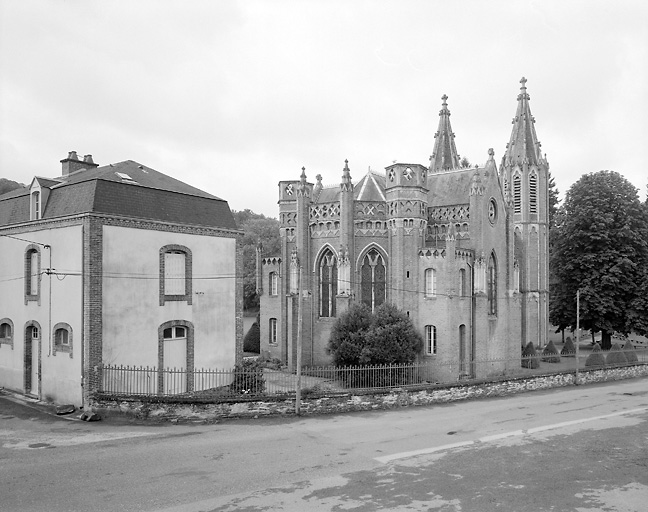 Elévation d'ensemble nord avec, partiellement à gauche, le logement des soeurs gardiennes du sanctuaire et la vue du chevet.