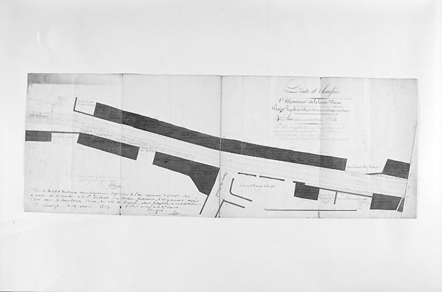 Plan de la traverse d'Aixe-sur-Vienne. (1ère feuille). Concerne le quartier Outre-Vienne. Signé ' S. Obligeois' et daté ' 20 février 1823 '.