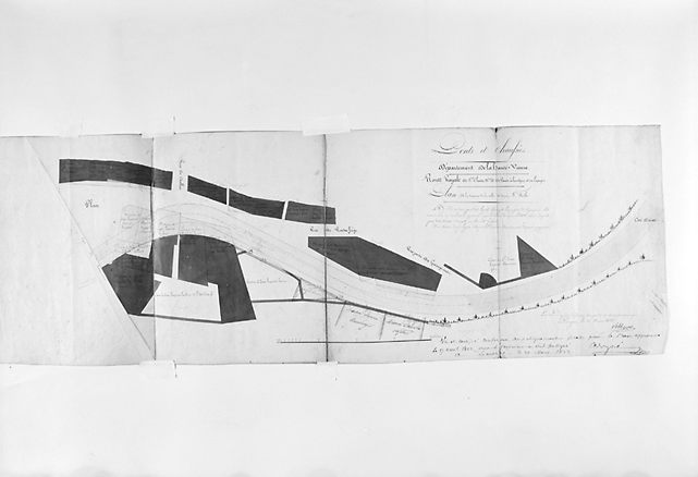 Plan de la traverse de la ville d'Aixe-sur-Vienne (3ème feuille). Concerne la ville basse (place des Horteils et le début de la rue Rochefroide et de l'avenue du président Wilson actuelle). Plan daté '20 février 1823 ' et signé 'L. Obligeois'.