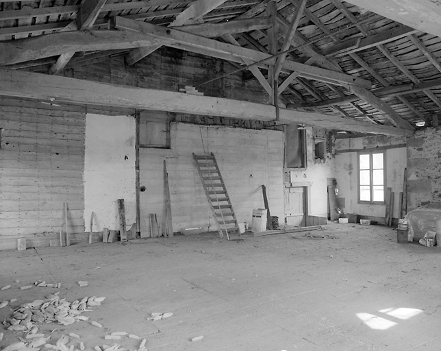 Bâtiment C. Intérieur. Vue partielle de l'étage de combles.