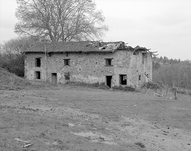 Mayeras. Ferme. Vue d'ensemble du logis. Cadastre de 1981, section L2, parcelle358.