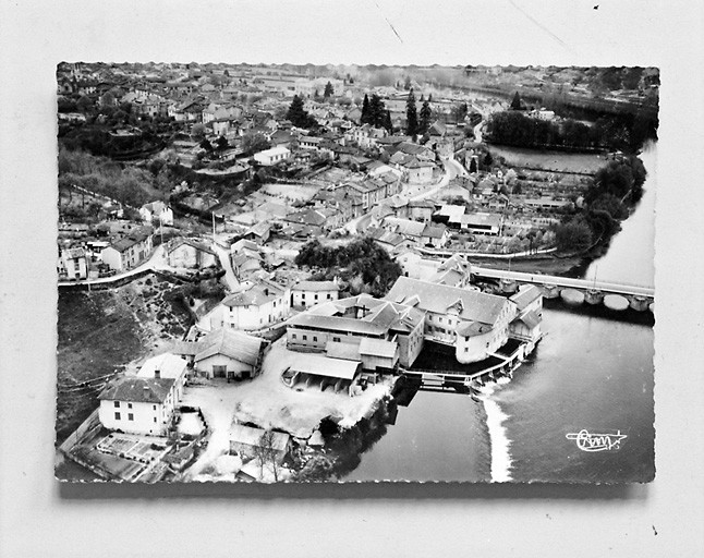 Vue aérienne de l'usine.