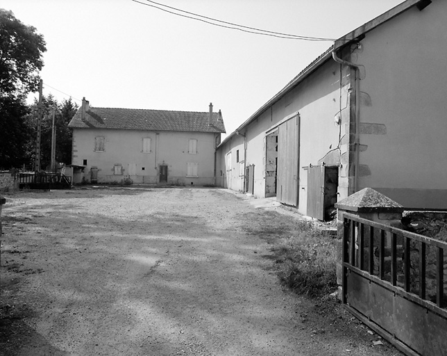 Ferme des Chabannes. Vue d'ensemble.