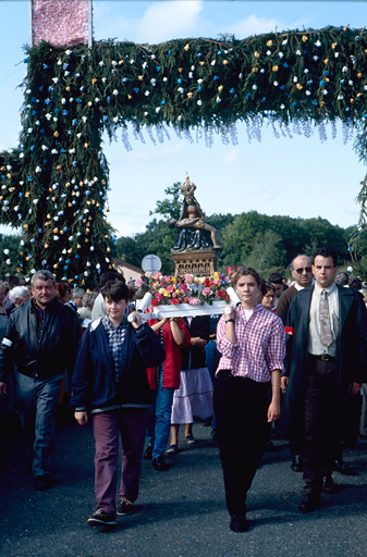 Centenaire de Notre-Dame d'Arliquet, procession.