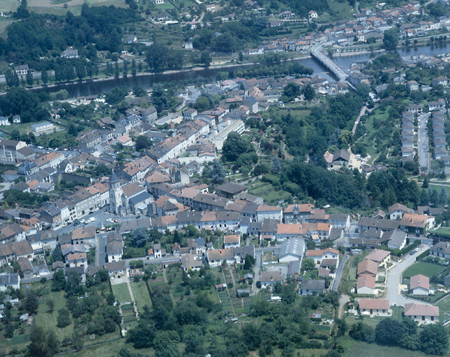 Vue aérienne depuis le sud-ouest.