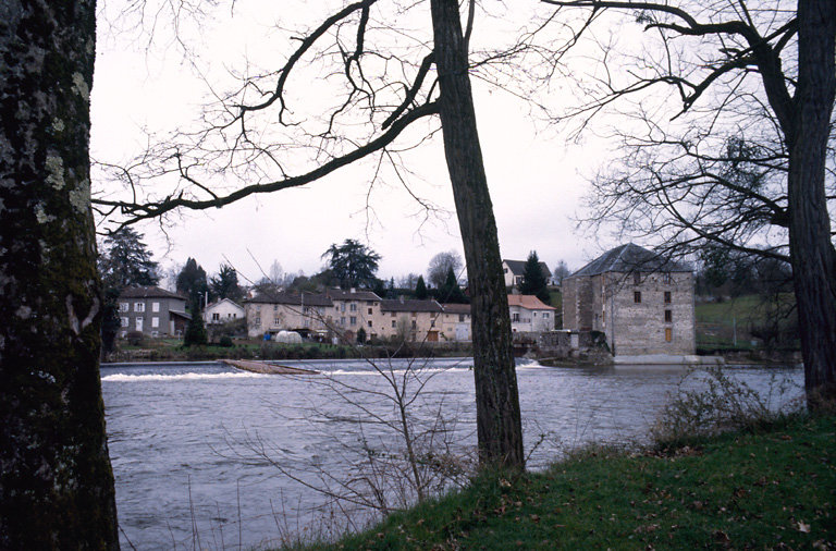 Vue générale du moulin et du quartier du moulin de Tarn.