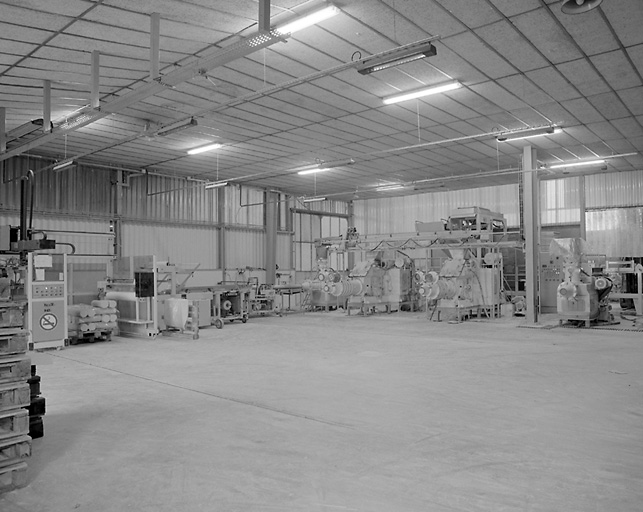 Bâtiment I. Intérieur. Atelier de désaérage. Vue d'ensemble.