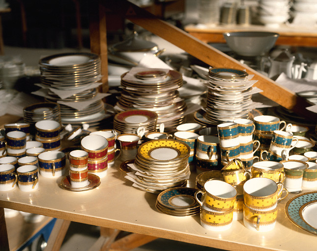 Stock de pièces en porcelaine.