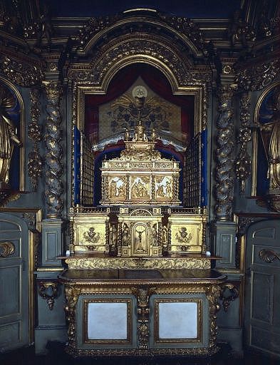 Vue générale de la châsse en exposition. - (c) Région Nouvelle-Aquitaine, Inventaire général du patrimoine culturel