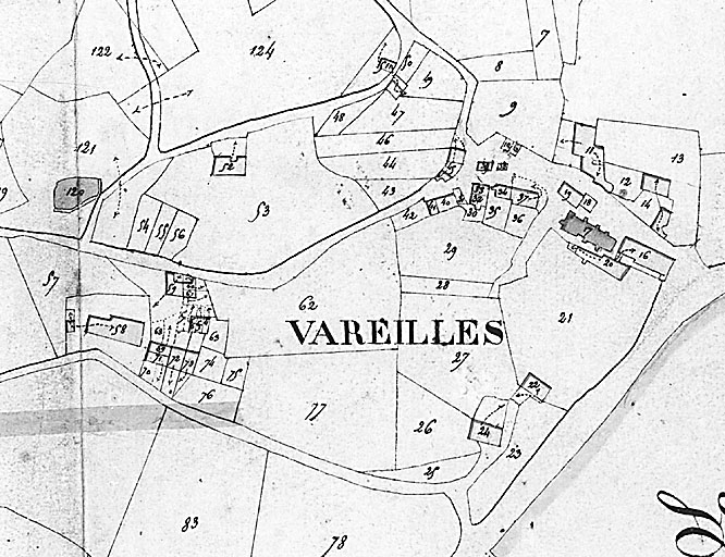 Cadastre de 1824, section C du Bourg, 1ère feuille. Détail du plan montrant le bourg de Vareilles et l'église.