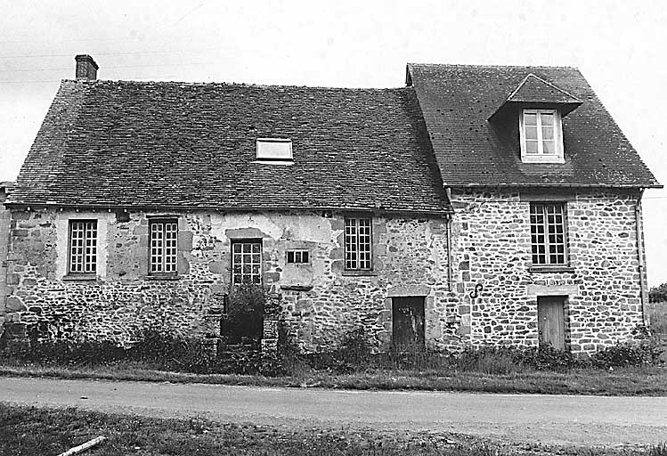 Logis dit du métayer. Vue d'ensemble ouest.