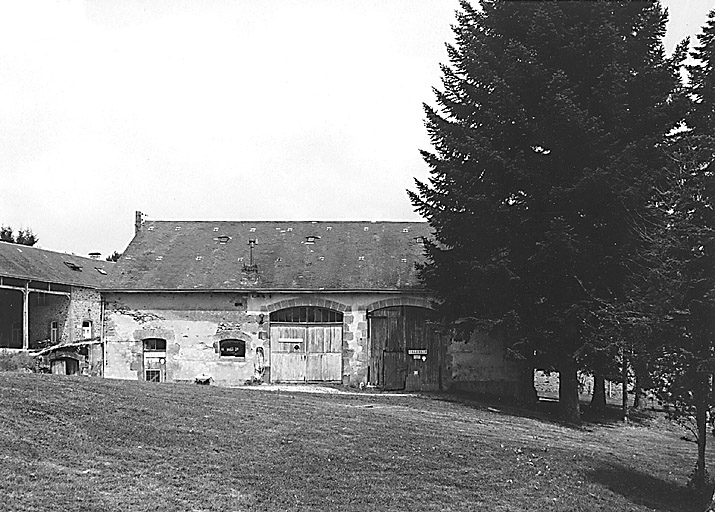 Grange vue de l'ouest.