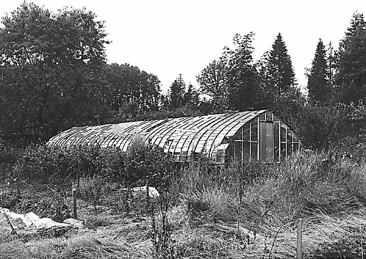Serre, vue générale prise du sud-est.