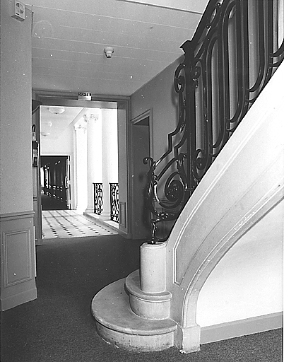 Escalier secondaire (vers l'étage de comble). Détail pris du sud.