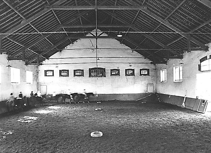 Manège, intérieur, vue prise du sud.