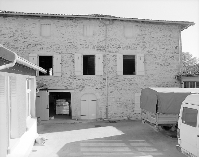 Elévation d'ensemble ouest, après restauration.